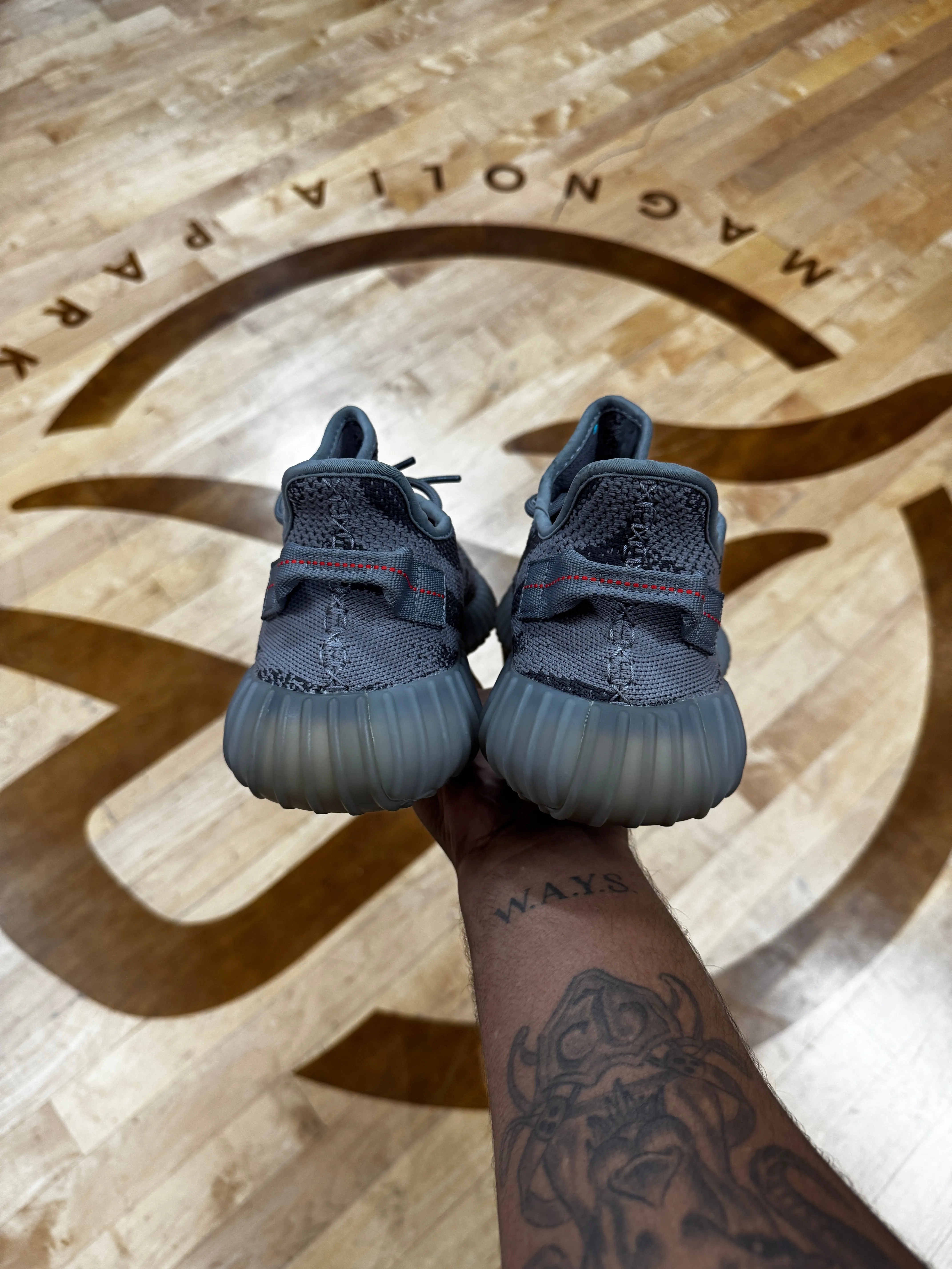 Adidas Yeezy Boost 350 V2 Beluga 2.0 (Pre-Owned)