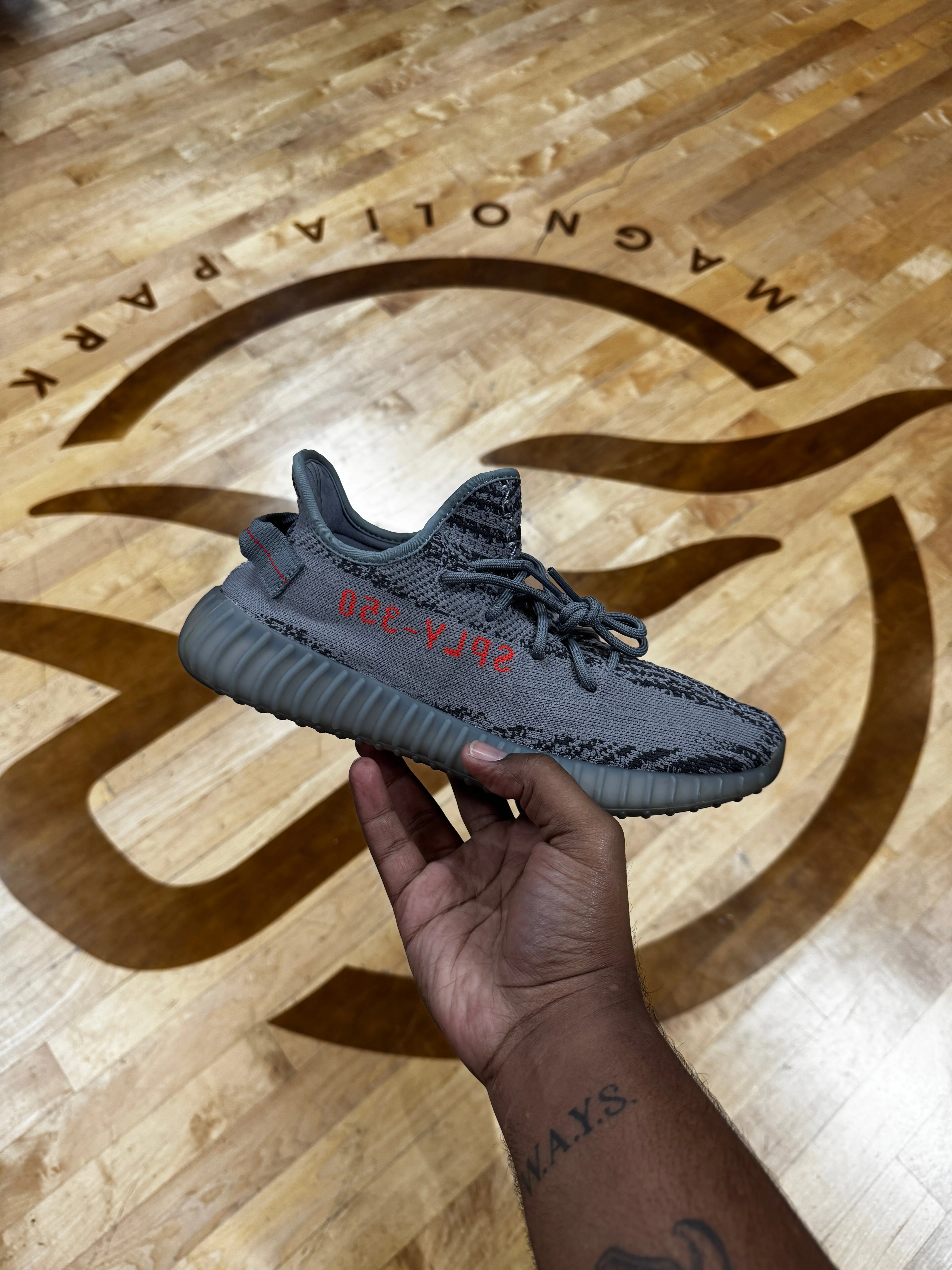 Adidas Yeezy Boost 350 V2 Beluga 2.0 (Pre-Owned)