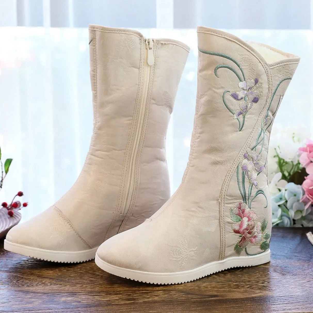 Women winter fashion embroidered flower faux fur mid calf boots