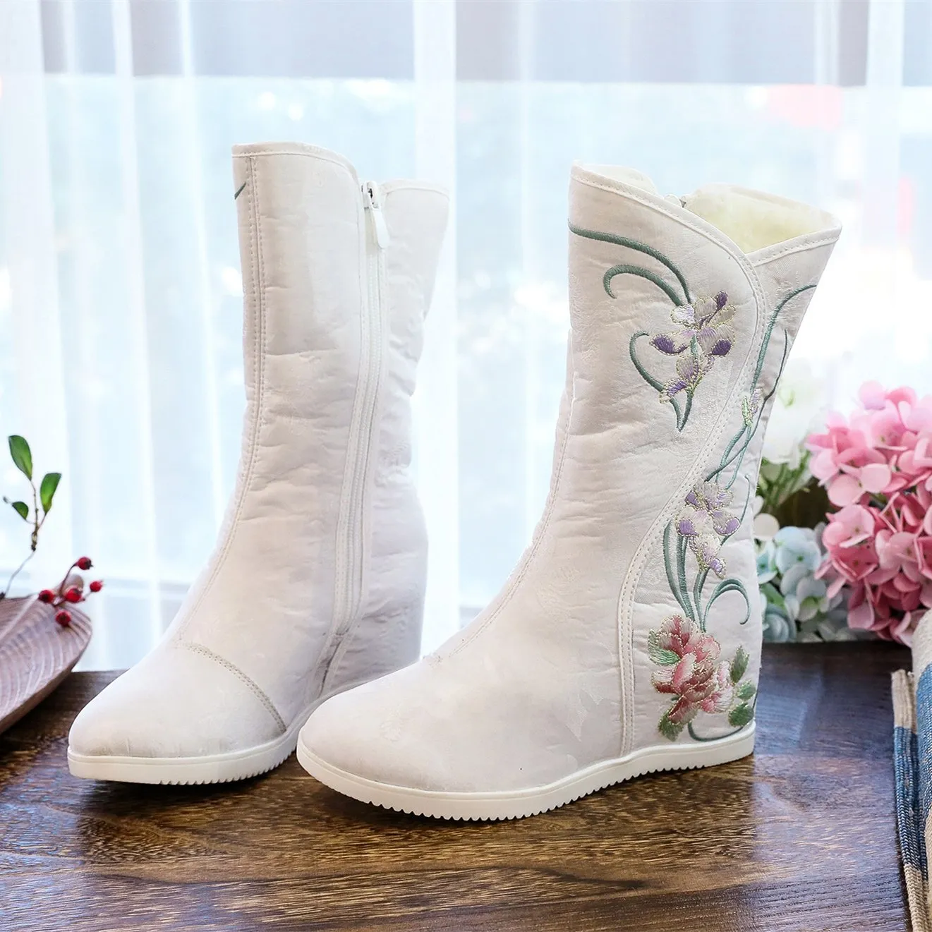 Women winter fashion embroidered flower faux fur mid calf boots